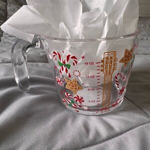 Dolly Parton Festive Glass Measuring 2 Cup with Holiday Design